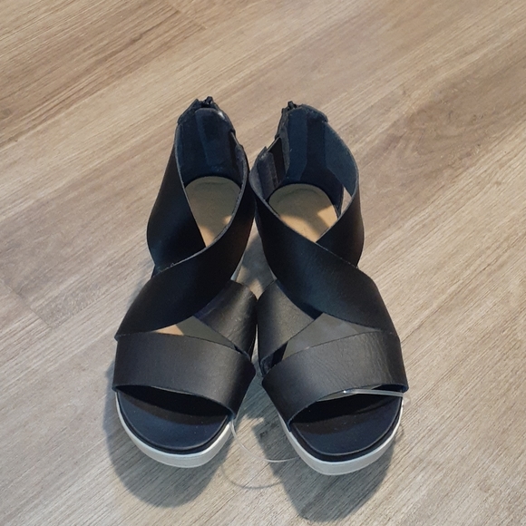 Universal Thread Shoes | Black Sandals Universal Threads Hummingbird | Poshmark
